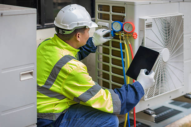 Professional Hvac technician working in South Bend, WA